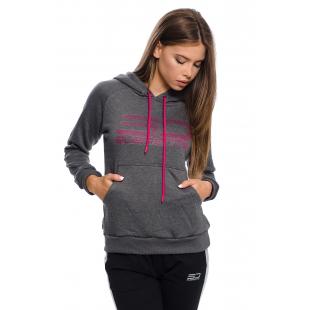 Дамски суитшърт от мека и топла материя, подходящ за ежедневието.